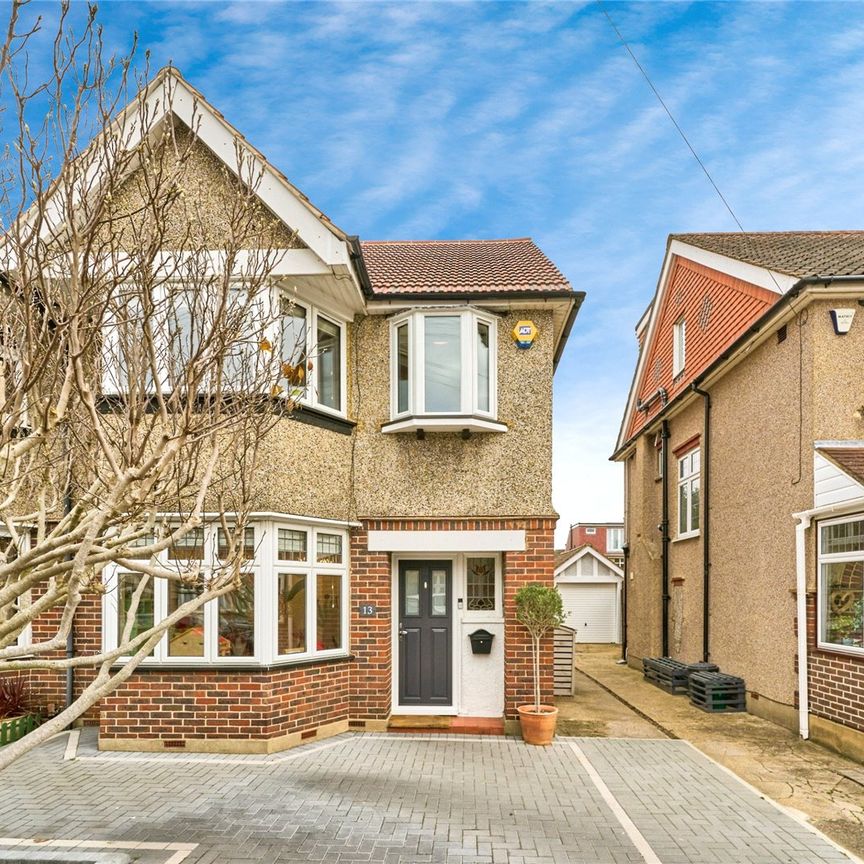 Melrose Avenue, Twickenham, TW2 7JE - Photo 1