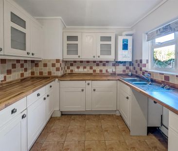 2 bedroom maisonette to rent - Photo 4