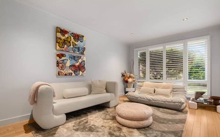 Stylish Gardenvale Retreat – Low-Maintenance Living in a Prime Location - Photo 2