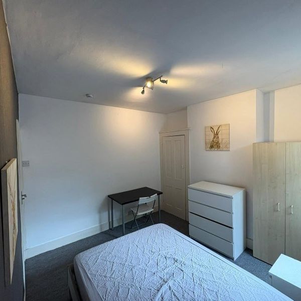 Room in a Shared House, Ermine Road, SE13 - Photo 1