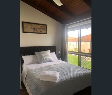 Renovated 3 Bedroom House in Helensvale - Photo 3