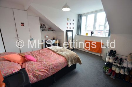 4 Bedroom Mid Terraced House for rent in Newport Gardens - Photo 5