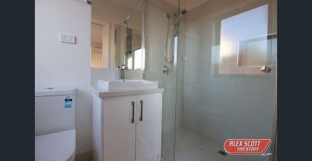 Townhouse Available - Photo 2