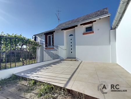 Location Appartement 2 pièces 36m² ST DENIS DE L HOTEL 45550 - Photo 2