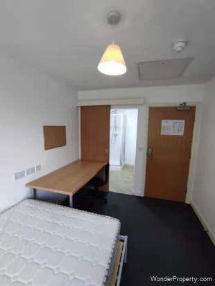 1 bedroom property to rent in Salford - Photo 4