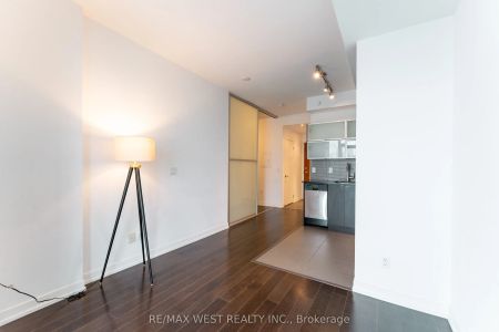 170 Fort York Boulevard #2605 - Photo 2