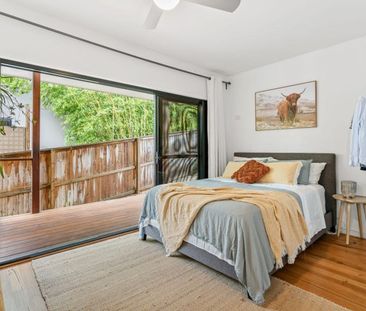 Modern Luxurious Home Plus Large Shed - Photo 5
