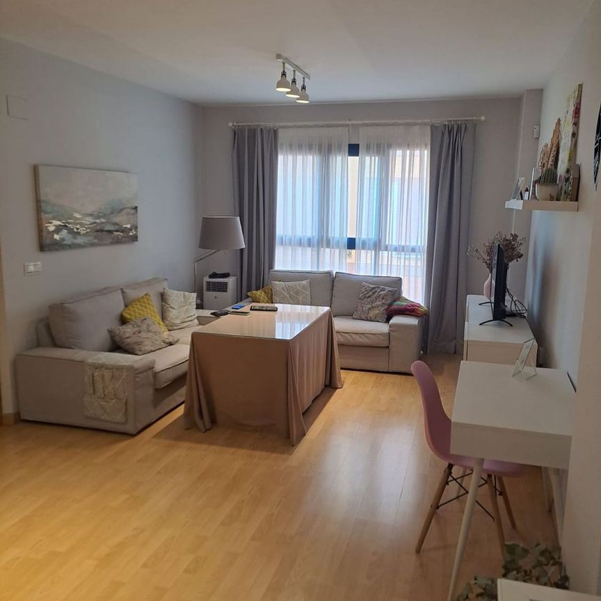 Alquiler de piso en CL Fernando El Catolico - Photo 1