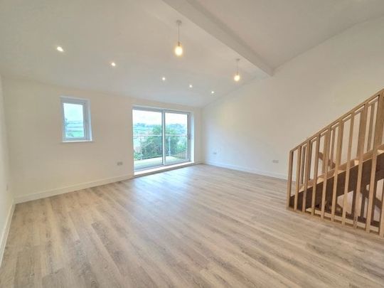 Falmouth, Falmouth, TR11 - Photo 1