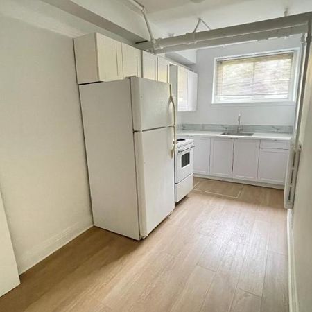 1 CH - 1 SDB - Montréal - $1,100 /mo - Photo 3