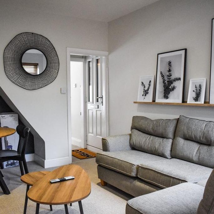 4 bedroom terraced house to rent - Photo 1