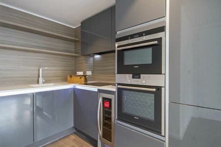 1 Spectrum Way, Wandsworth, SW18 - Photo 2