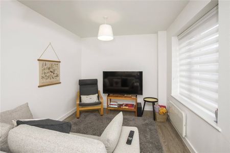 A stunning, modern one bedroom ground floor furnished or unfurnished apartment, perfectly positioned for a short walk into Wetherby town centre with allocated parking - Photo 3