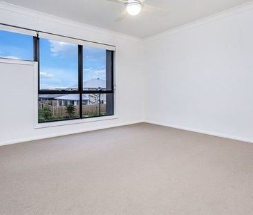 CAPESTONE SITUATED HOME! - Photo 3