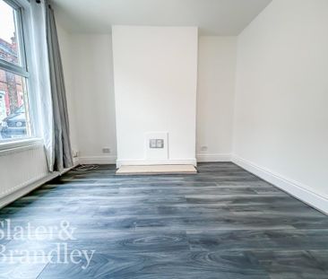 2 bedroom end of terrace house to rent - Photo 1