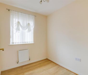 3 bedroom semi-detached house to rent - Photo 2
