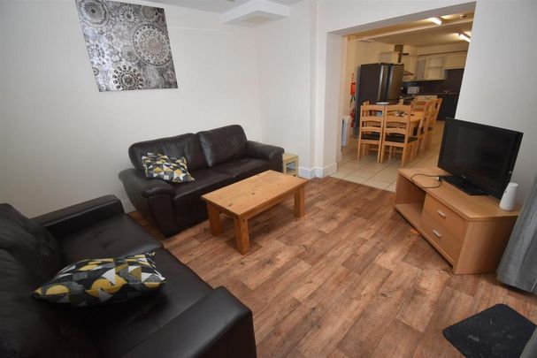 7 bedroom flat to rent - Photo 1