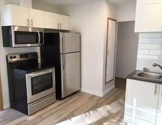 Mount Pleasant / 3 Bdrm House | 3302 - 3rd Street N.W., Calgary - Photo 1