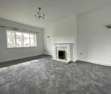 4 bedroom semi-detached house to rent - Photo 3