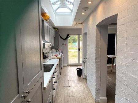 House share to rent - Photo 2