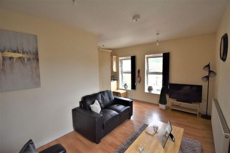 3 bedroom flat to rent - Photo 4