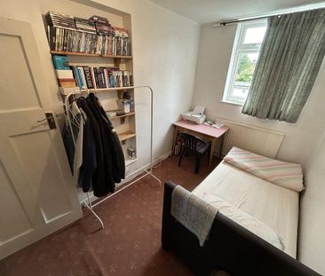 House share to rent - Photo 2