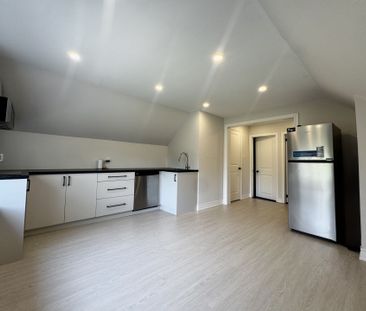 For Lease - 185 Rumble Avenue Unit# 2nd Fl, Richmond Hill, Ontario - Photo 2