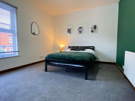 4 Bedroom Professionals House Share Room 2 - Photo 2