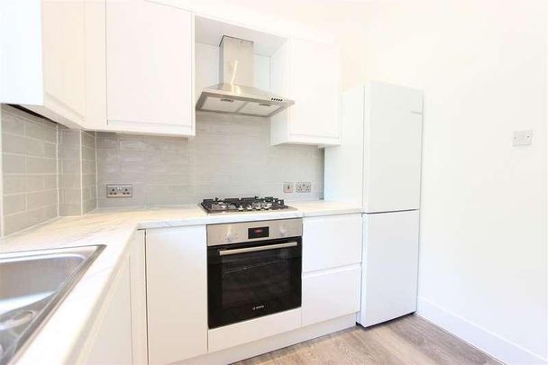 Penrose House, Newsholme Drive, N21 - Photo 1