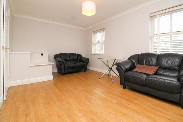 4 bedroom maisonette to rent - Photo 1