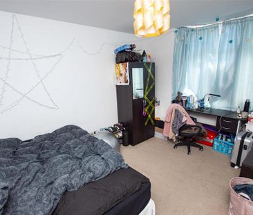 6 bedroom house to rent - Photo 2