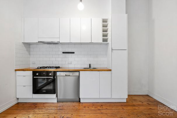 A FUSION OF VICTORIAN CHARM AND CONTEMPORARY STYLE! - Photo 1