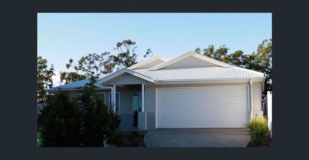 Stunning large 4 bedroom home on large block - Photo 1