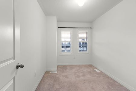 For Lease - 54 King George Way, Clarington, Ontario - Photo 5