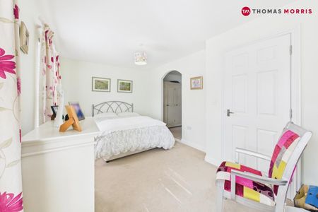 3 bedroom end of terrace house to rent - Photo 4