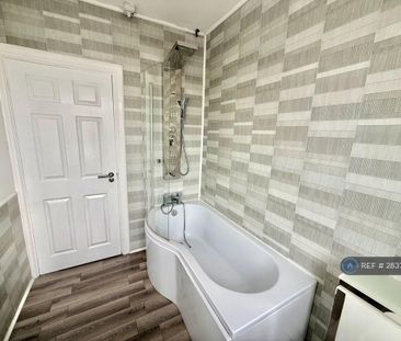 3 bedroom terraced house to rent - Photo 3