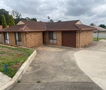 24 Lorikeet Crescent, 2168, Green Valley Nsw - Photo 4