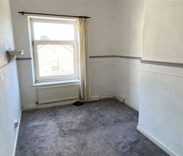 St. Lukes Close, Soothill, Batley, WF17 - Photo 2