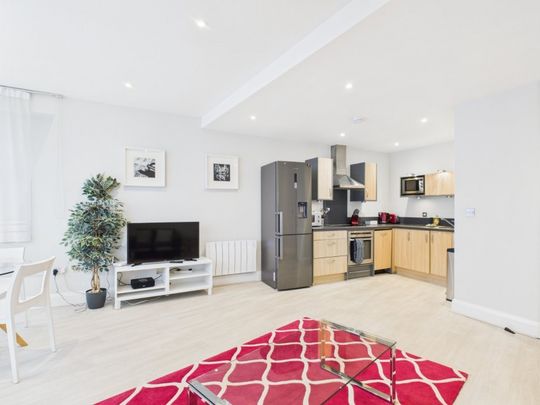 Clarence Street, Clarence Street, Staines-Upon-Thames,TW18 - Photo 1