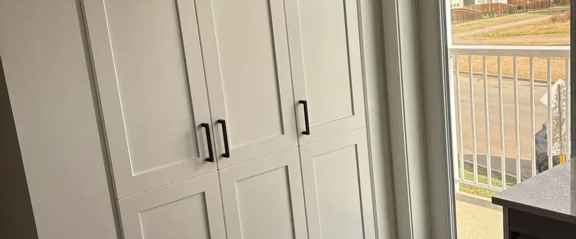 Prime Location | Spacious 3-Storey Townhome — 2 Bedrooms+ Den Townhouse - Photo 1