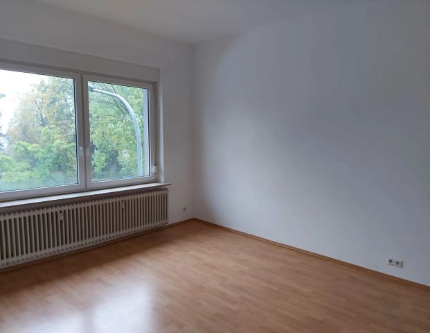 Gemütliche 3-Raum-Wohnung für Singles im Herzen von Oberpleis - Photo 1