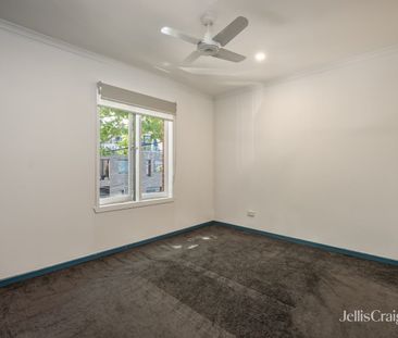 Convenient Inner-City Living - Photo 6