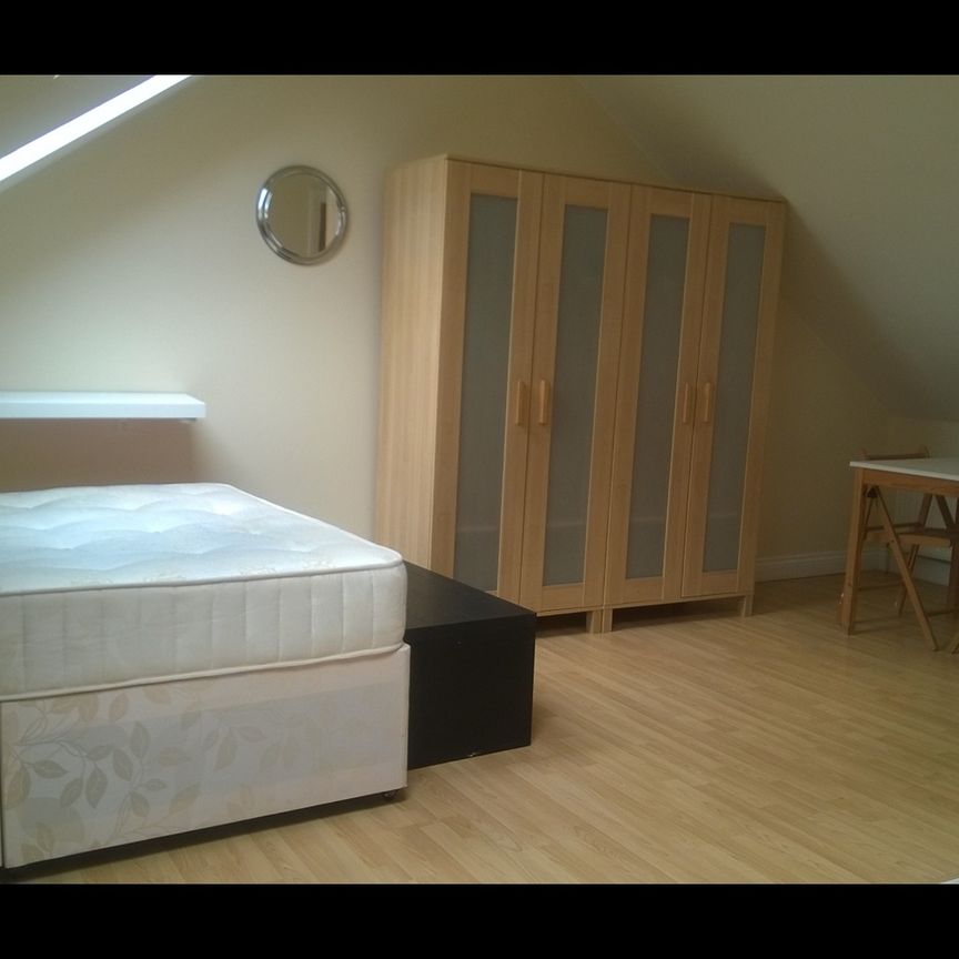 Room in a Shared Flat, Dartmouth Road, NW4 - Photo 1