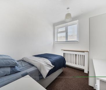 4 bedroom terraced house to rent - Photo 2