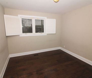 For Lease - 382 Walton Street, Oakville, Ontario - Photo 4