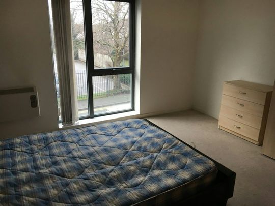 Flat to rent on - Photo 1