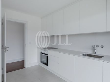Luxury Flat for rent in Campolide, Lisbon - Photo 2