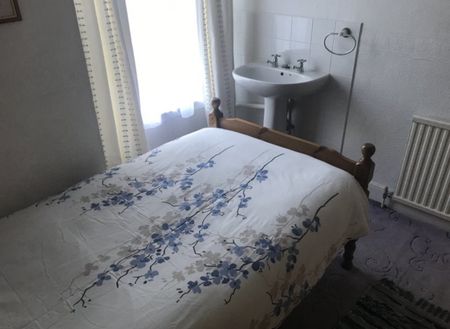 HOUSESHARE – Beautiful 7-bedroom detached house – Ryde Central - Photo 3