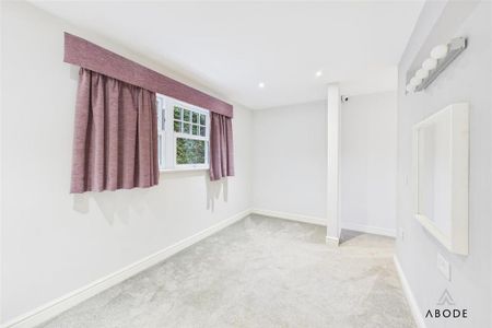 4 bedroom detached house to rent - Photo 4