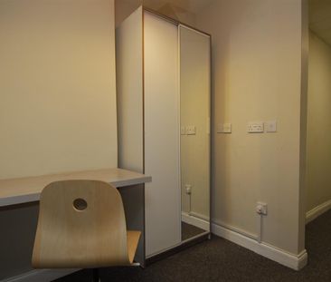 3 Camden Street, Ground floor flat, Plymouth - Photo 2